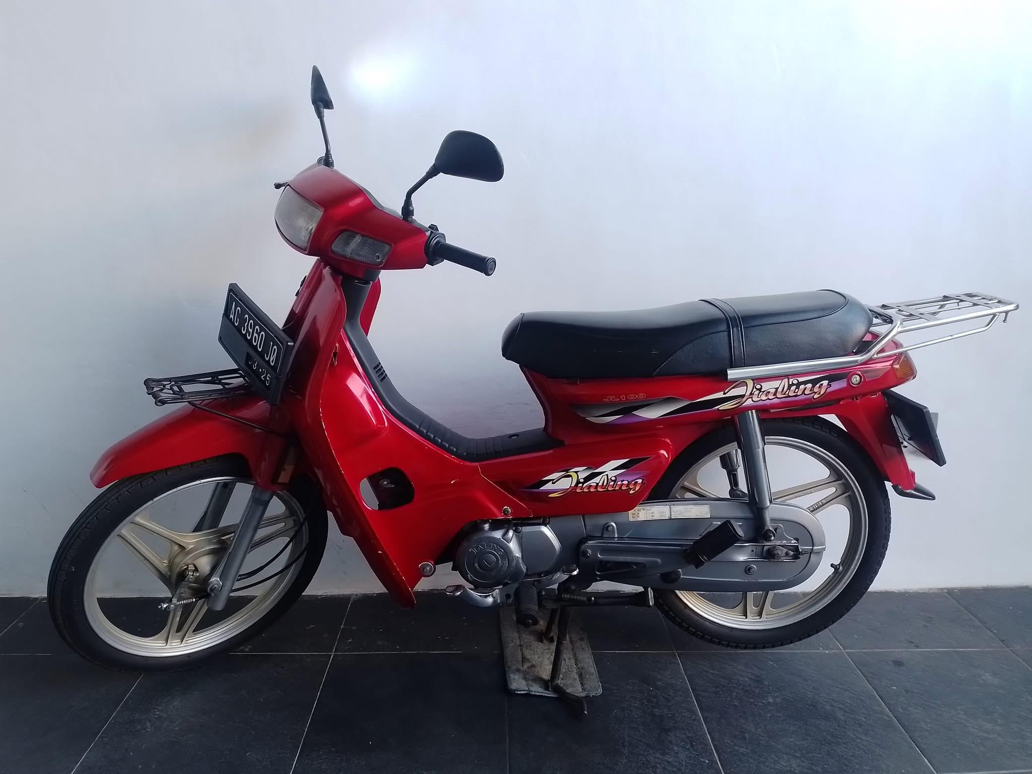 Jialing JL100 yang membawa bahasa desain Astrea Grand "Bulus" (FACEBOOK PENDOT WIN DJAJA)