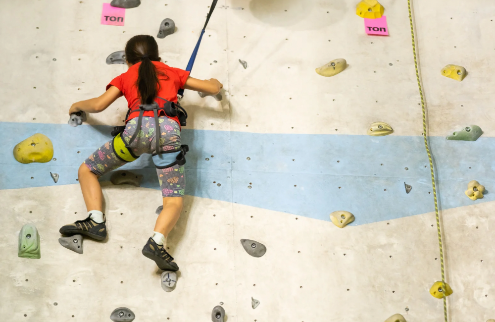 Wall climbing bisa menjadi alternatif positif di tengah maraknya game online