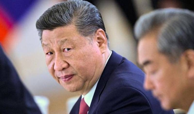 Presiden China Xi Jinping menghadiri pertemuan dengan Presiden Rusia Vladimir Putin di Kremlin di Moskow, Rusia, 8 Mei 2025. (via REUTERS/Kirill Kudryavtsev)