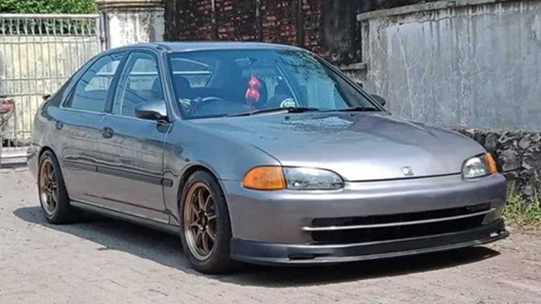 Genio tahun 1990 mempunyai tampilan yang sporty tak lekang oleh waktu banyak diminati kaum muda