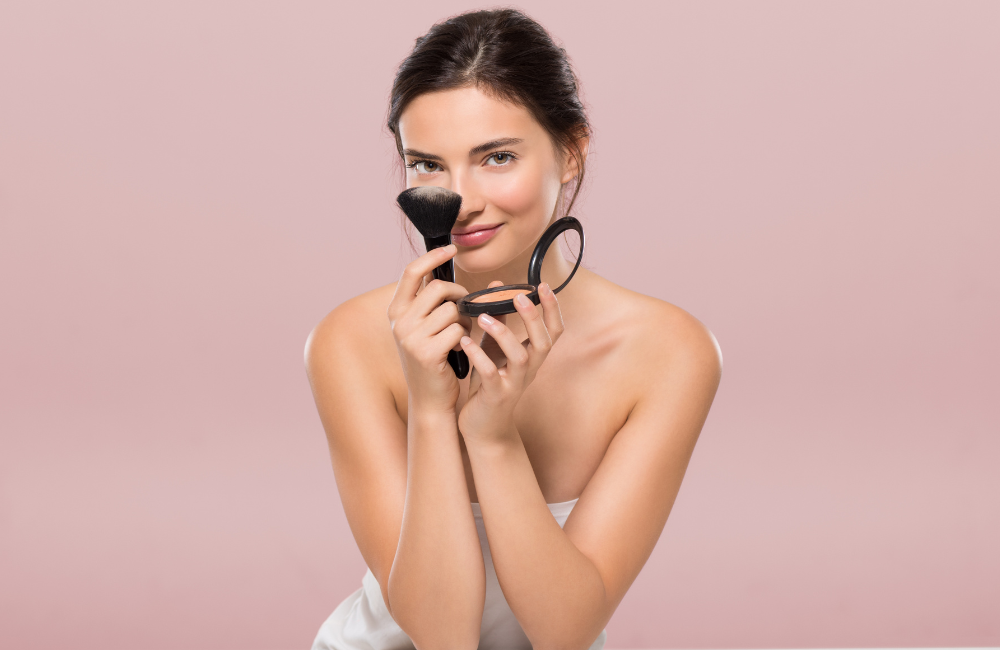 Dengan teknik yang tepat, makeup Anda akan terlihat profesional dan bertahan lebih lama, bahkan tanpa bantuan MUA