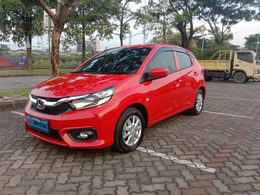Honda brio warna merah tahun 2020 masih menjadi incaran para pecinta brio