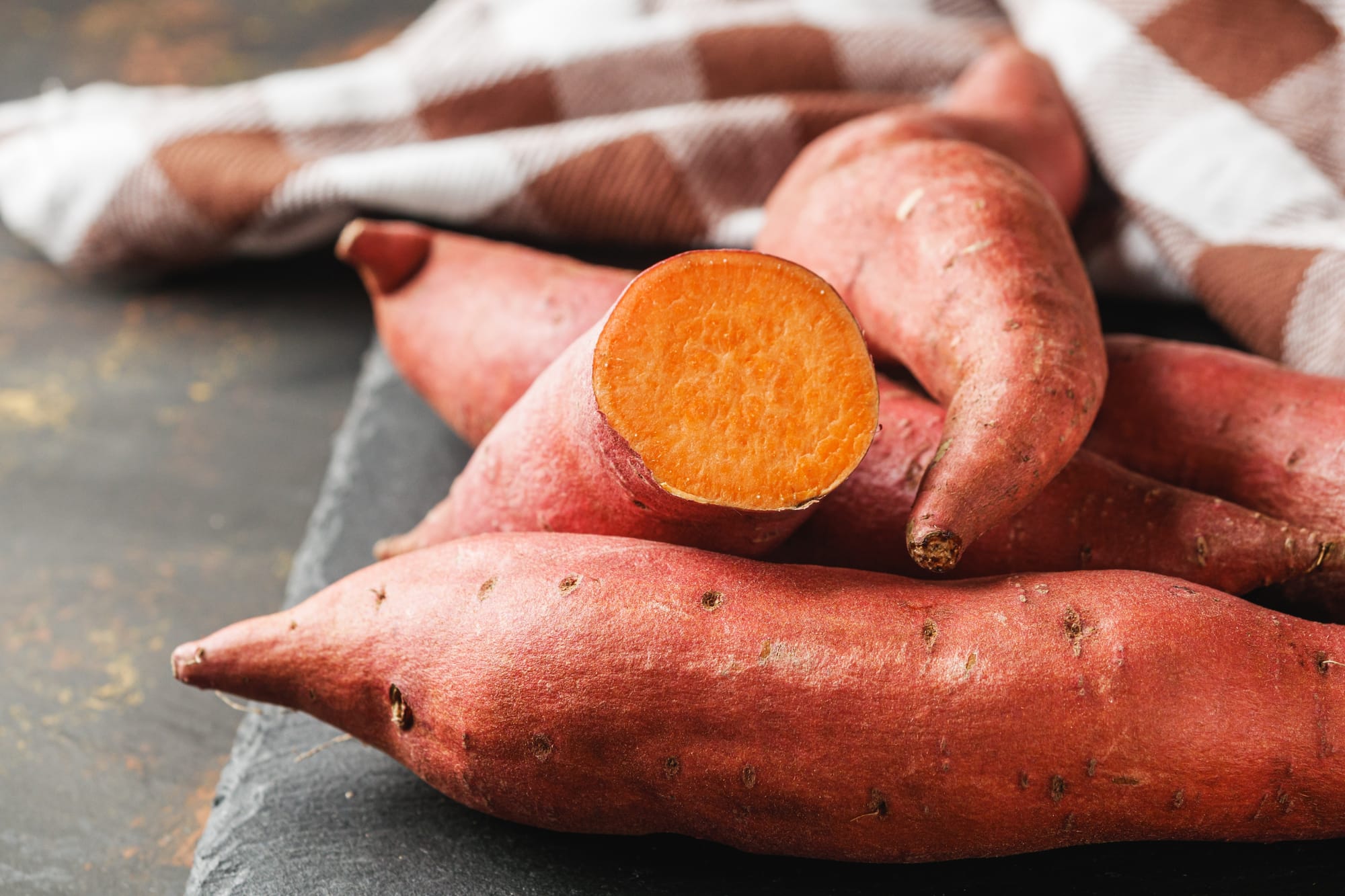 Ubi merupakan salah satu sumber karbohidrat pengganti nasi yang cocok buat diet