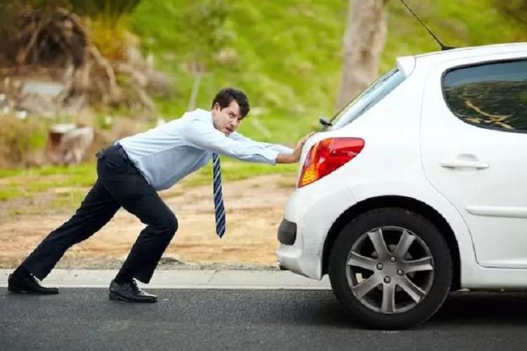 Jangan asal dorong mobil matic bisa makin rusak parah