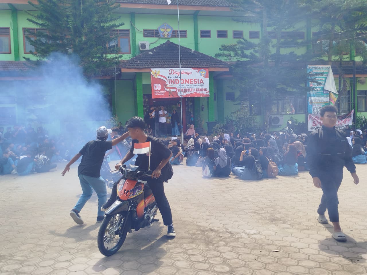 Aksi demo siswa SMAN 1 Kampak Tuntut kejelasan pengelolaan dana sumbangan