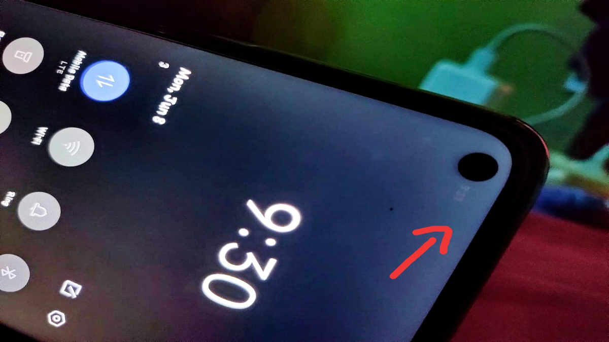 Burn In pada layar AMOLED.