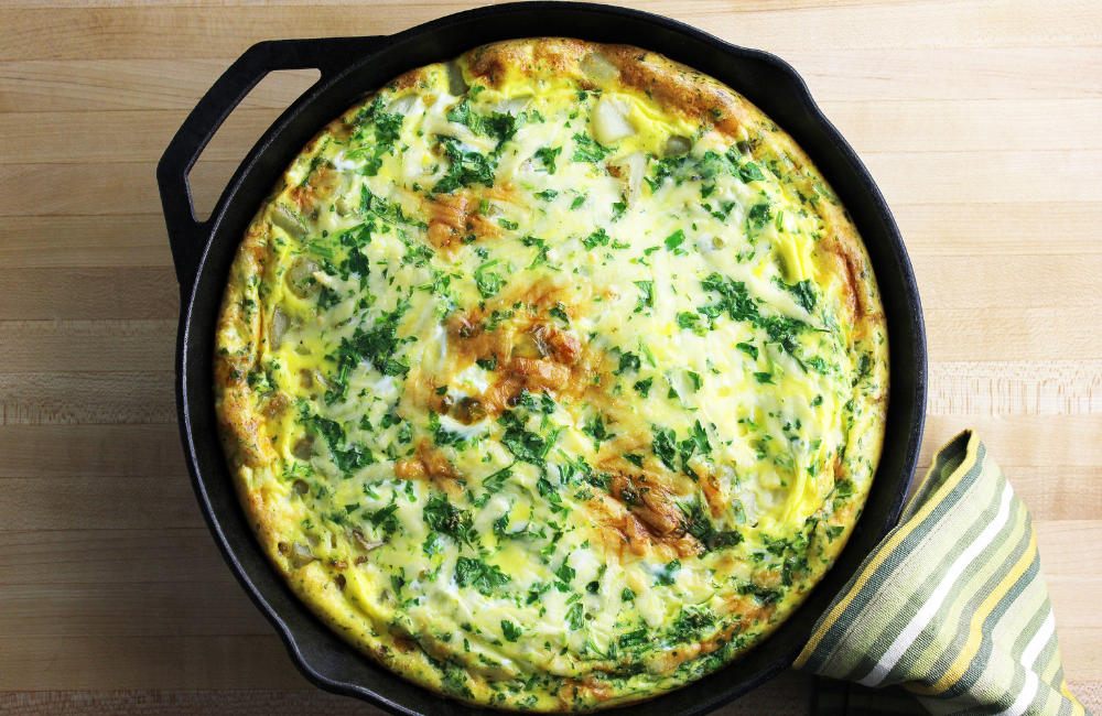 Frittata dengan sayuran ini bukan hanya lezat dan mudah dibuat, tetapi juga kaya nutrisi.