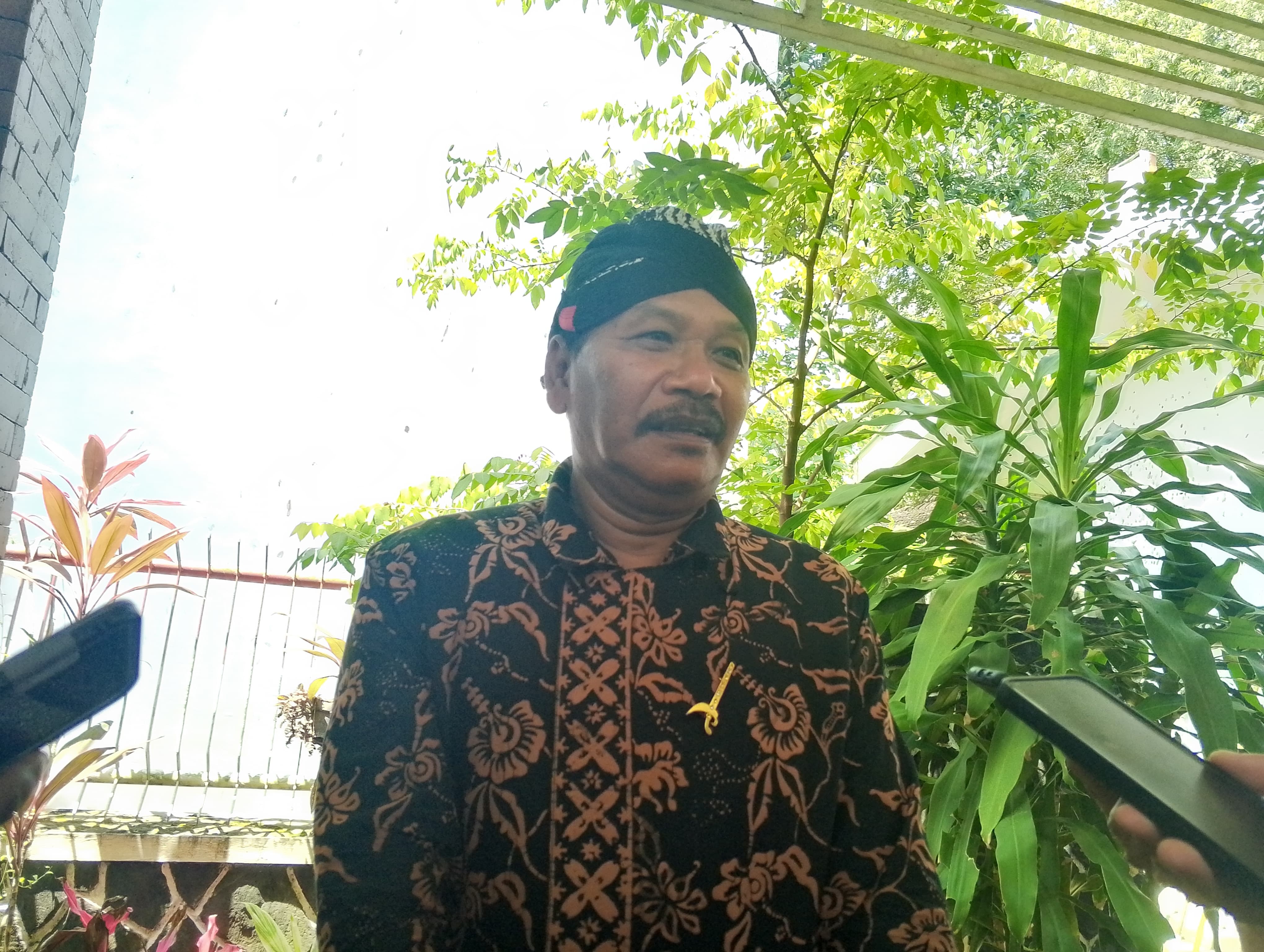 Kepala Dikpora Trenggalek, Agoes Setyono menegaskan bahwa penerapan PJJ bukan berarti libur sekolah.
