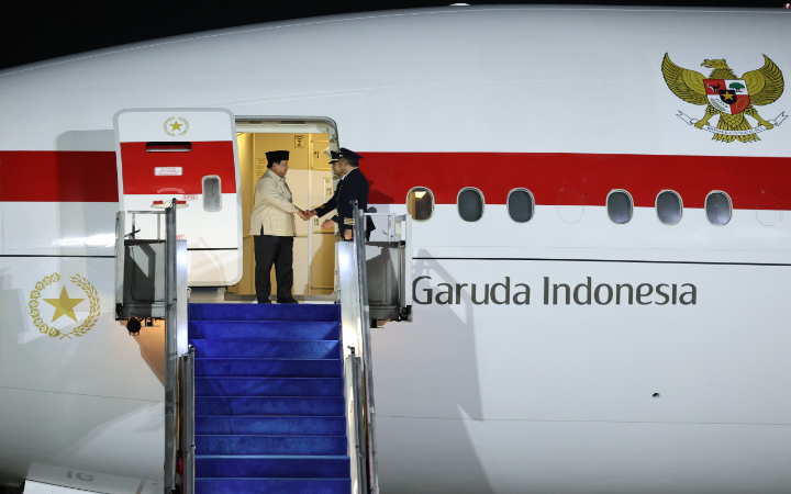 Presiden Prabowo Subianto tiba di Bandara Halim Perdanakusuma, pukul 21.00 WIB pada Rabu (3/9) malam dari di Beijing usai gelar pertemuan bilateral dengan Presiden Tiongkok Xi Jinping.
