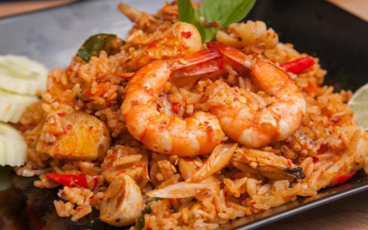 Nasi goreng telah menjadi salah satu hidangan yang digemari di berbagai belahan dunia termasuk di Trenggalek.