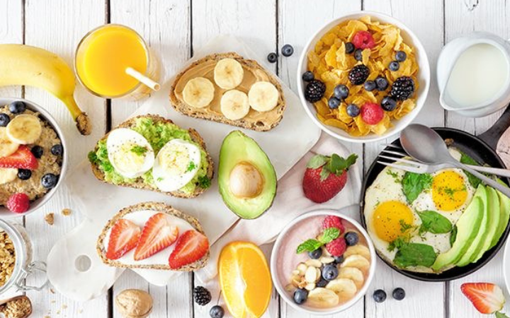 Makanan sehat dengan menu bergizi seimbang untuk energi sepanjang hari.