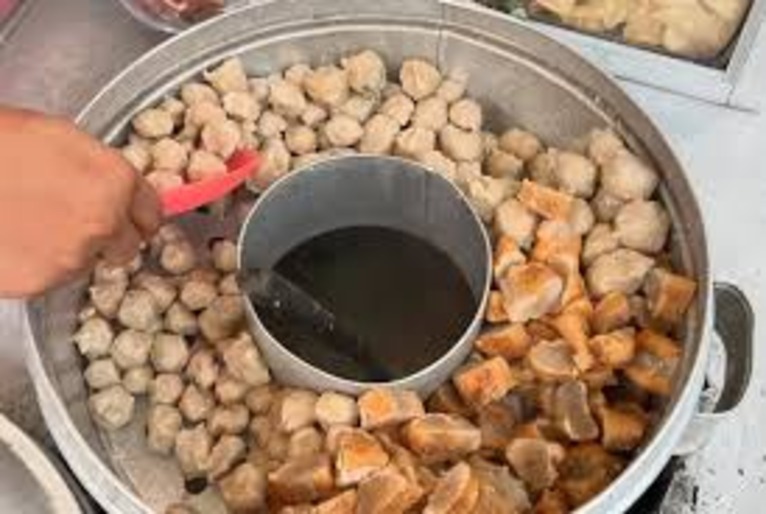 Pentol jajanan yang digemari warga Trenggalek