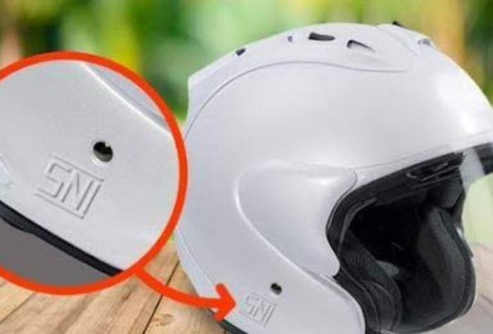 Simak alasan pentingnya helm standar SNI bagi keselamatan pengendara. (Google)