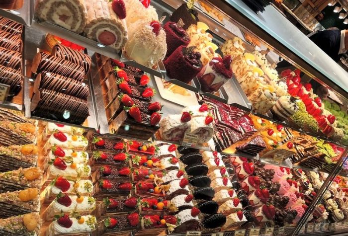 Ragam dessert manis tidak hanya lezat, tetapi juga menjadi bagian dari gaya hidup anak muda masa kini.