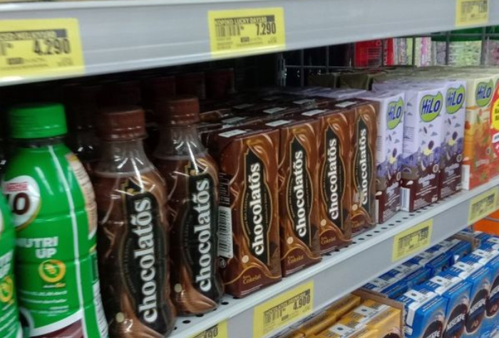 Minuman kemasan praktis dan menyegarkan, namun terlalu sering mengonsumsinya dapat memicu berbagai masalah kesehatan, mulai dari obesitas hingga penyakit jantung.