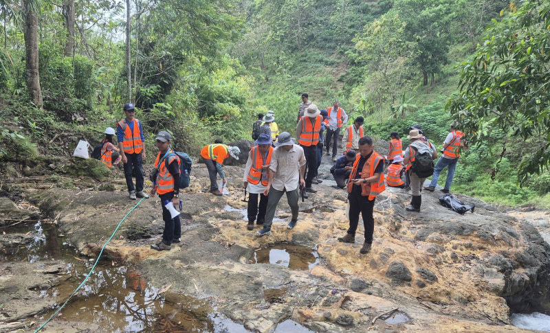 Kegiatan field trip UGM di Desa Ngepeh, Kecamatan Tugu yang ditegur oleh bupati karena tidak melibatkan pemerintah.