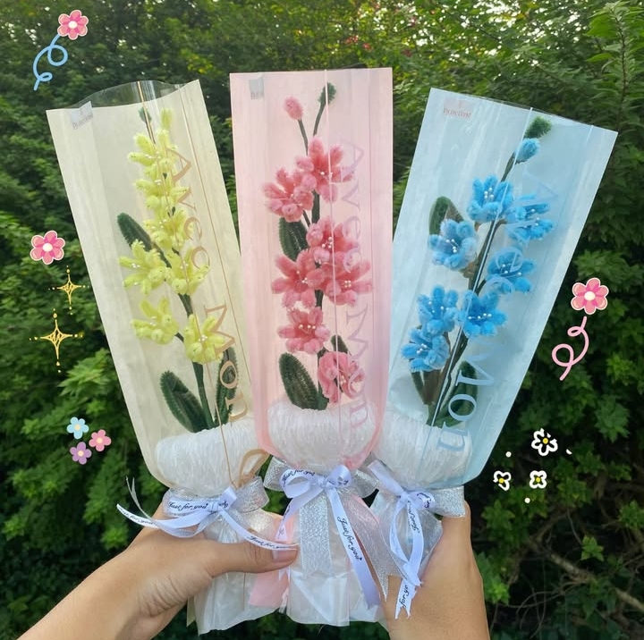 Buket bunga sering menjadi pilihan warga Trenggalek untuk hadiah spesial, baik untuk ulang tahun, wisuda, maupun momen istimewa lainnya.