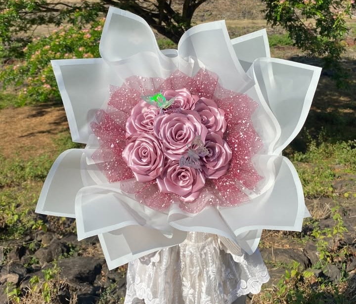 Buket bunga satin (by.meflorist)