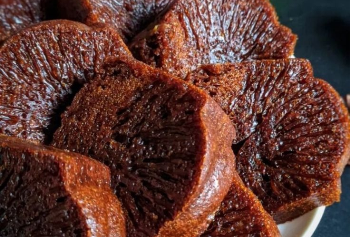 Tips membuat bolu karamel anti gagal dengan hasil lembut, harum, dan bersarang sempurna.