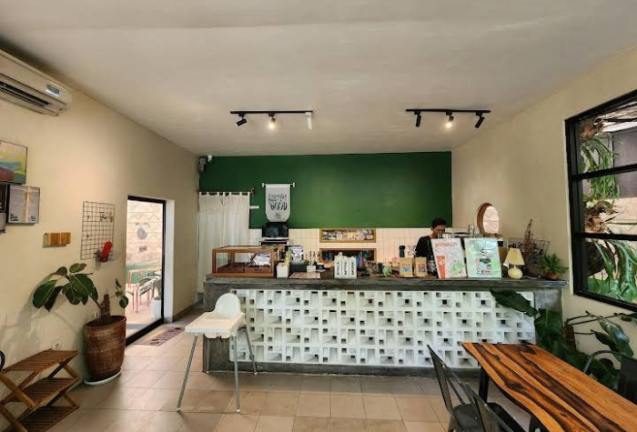 Kafe yang menawarkan suasana nyaman, desain estetik, dan menu yang variatif, jadi incaran pengunjung di Trenggalek.