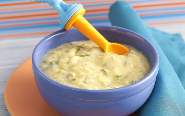Bubur sop ayam lembut dan bergizi, pilihan tepat sebagai menu MPASI sehat untuk tumbuh kembang si kecil