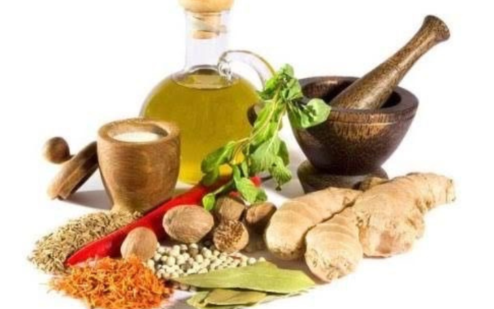 Bahan herbal alami seperti jahe, kunyit, dan rempah tradisional menjadi bagian penting gaya hidup sehat masyarakat Trenggalek.