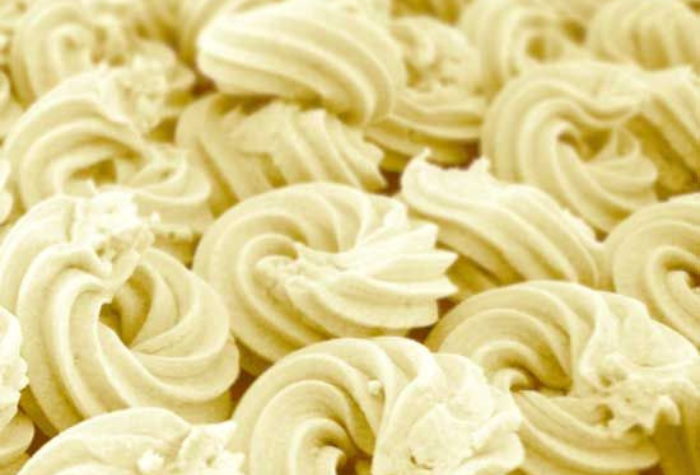 Kue sagu khas Trenggalek memiliki cita rasa gurih dan lembut dengan aroma wangi yang menggoda. Camilan tradisional ini menjadi bagian penting dari warisan kuliner masyarakat Trenggalek.