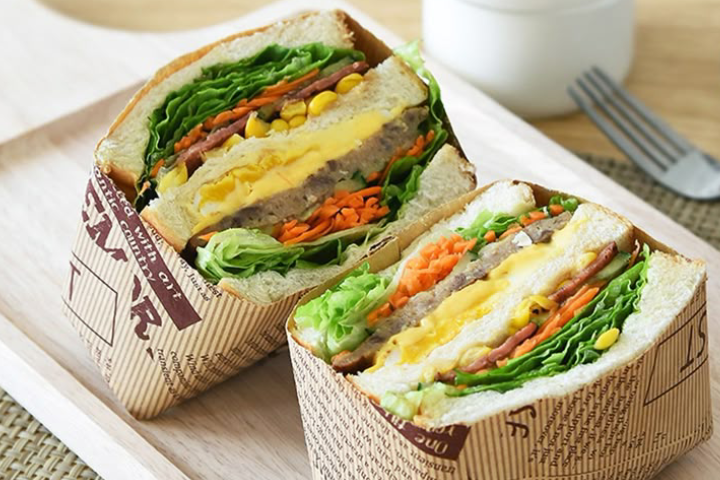 Sandwich sederhana ini bisa jadi bekal praktis dan bergizi untuk menemani aktivitas sehari-hari.