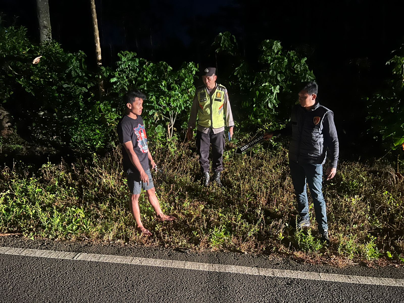 Sesosok mayat ditemukan di dekat saluran irigasi lingkungan Pucangsewu, Desa Prigi, Kecamatan Watulimo, Kabupaten Trenggalek, akibat kecelakaan.