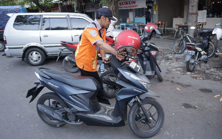 Sektor penyumbang PAD di Tulungagung terbesar di dari retribusi dan pajak daerah.