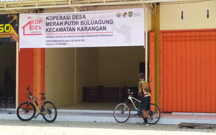 Pemerintah Desa Buluagung, Kecamatan Karangan, Kabupaten Trenggalek, resmi menerapkan dan menjalankan Koperasi Merah Putih dengan bisnis simpan pinjam.