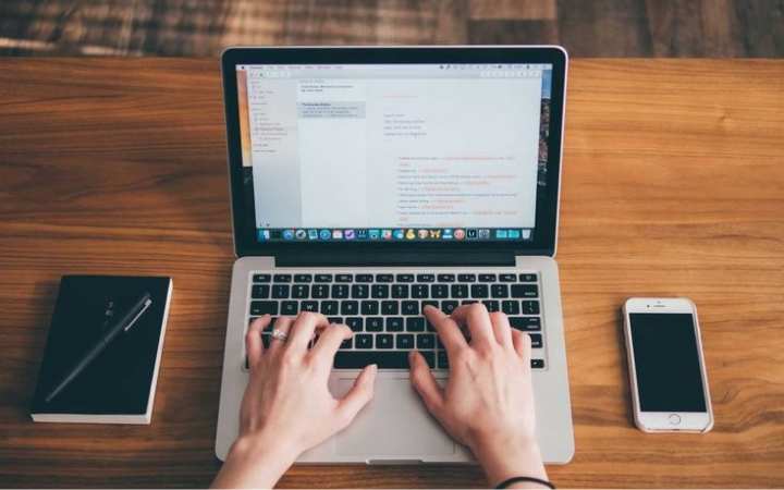 Biar performa maksimal, berikut cara sederhana merawat laptop agar tetap awet dan anti lemot.