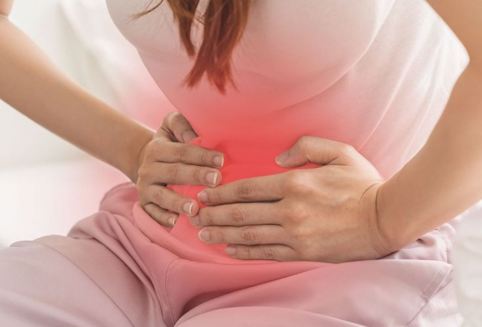 Miom adalah tumor jinak di rahim yang dapat menyebabkan nyeri, perdarahan, dan gangguan kesuburan jika tidak ditangani dengan baik.