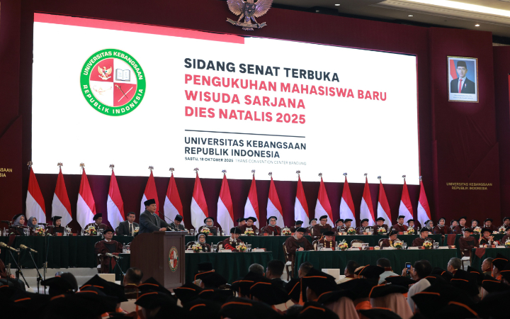 Presiden Prabowo Subianto menegaskan kembali target program Makan Bergizi Gratis (MBG), saat hadiri&nbsp;Wisuda Sarjana Dies Natalis 2025 Universitas Kebangsaan Republik Indonesia, Sabtu (18/10/2025).