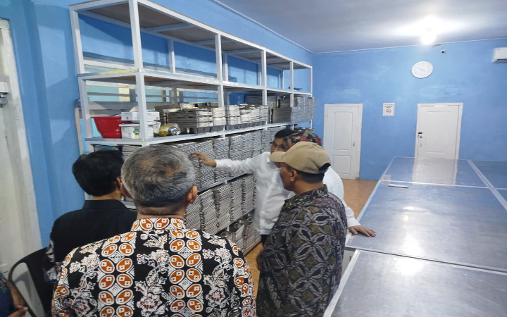 Kondisi salah satu dapur SPPG di Trenggalek yang semuanya belum memiliki SLHS karena tidak ada kejelasan kategori usaha