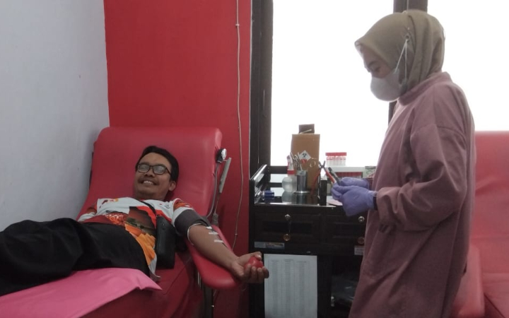 Masyarakat Trenggalek kian sadar akan pentingnya dan manfaat dari donor darah. Sehingga tak jarang yang datang ke UDD PMI Trenggalek.