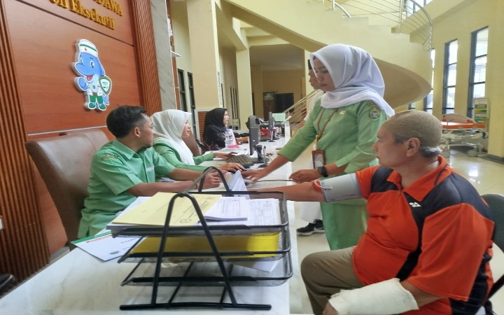 Proses pelayanan di RSUD dr Soedomo Trenggalek saat ini belum memenuhi standar dasar BPJS Kesehatan pada tiga poli.