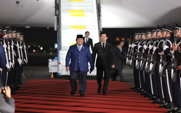 Presiden Prabowo akan menghadiri rangkaian kegiatan KTT APEC 2025 yang diselenggarakan di Gyeongju pada 31 Oktober - 1 November 2025.