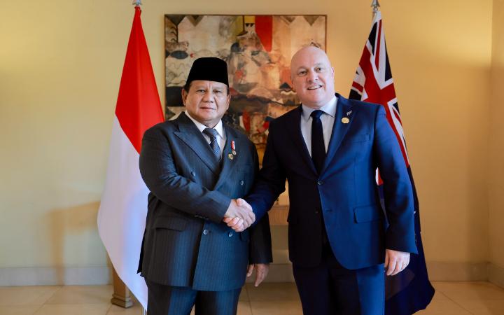 Presiden Prabowo Subianto meminta dukungan dari Perdana Menteri (PM) Selandia Baru Christopher Luxon untuk hal penting bagi para PMI saat gelar pertemuan bilateral, Jumat (31/10/2025).&nbsp;&nbsp;  &nbsp;