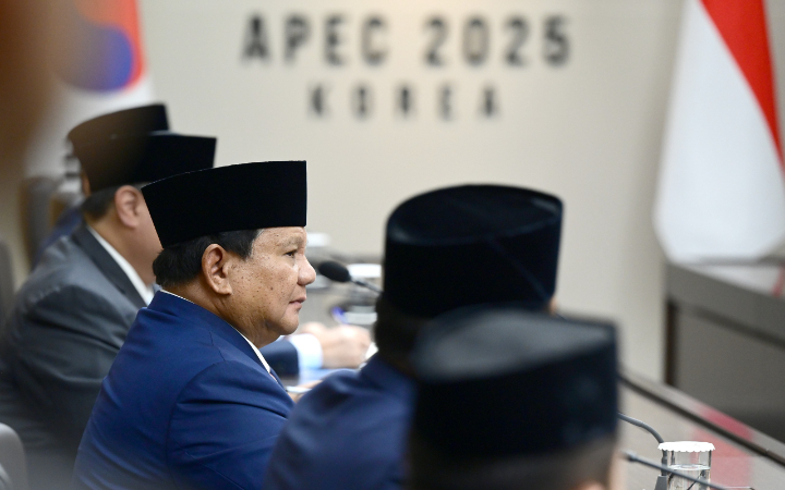 Presiden Praabowo hadiri sesi pertama Konferensi Tingkat Tinggi (KTT) Kerja Sama Ekonomi Asia-Pasifik (APEC) 2025 di Gyeongju, Korea Selatan, Jumat (31/10/2025).