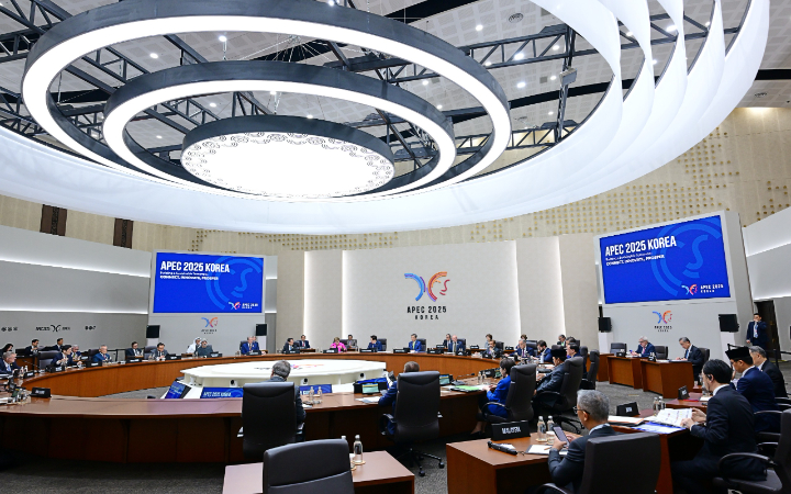 Presiden Prabowo saat menghadiri Konferensi Tingkat Tinggi (KTT) APEC 2025 di Gyeongju, Korea Selatan, Jumat (31/10/2025) waktu setempat.