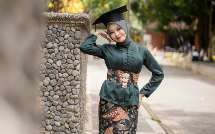 Anita Salsabilla, gadis Kelurahan Surodakan, Kecamata Trenggalek, yang memadukan hobi dan kreativitas menjadi sesuatu yang menginspirasi.