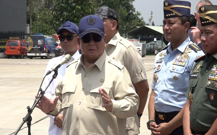 Presiden Prabowo ketika konferensipers terkait kedatangan pesawat angkut Airbus A400M, Senin (3/11/2025).&nbsp;