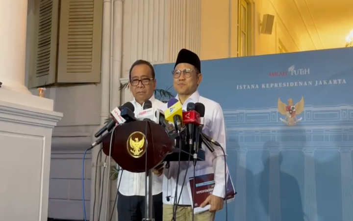 Menteri Koordinator Bidang Pembangunan Manusia dan Kebudayaan, Pratikno dan Menteri Koordinator Pemberdayaan Masyarakat Muhaimin Iskandar (Cak Imin), usai rapat terbatas dengan Presiden.
