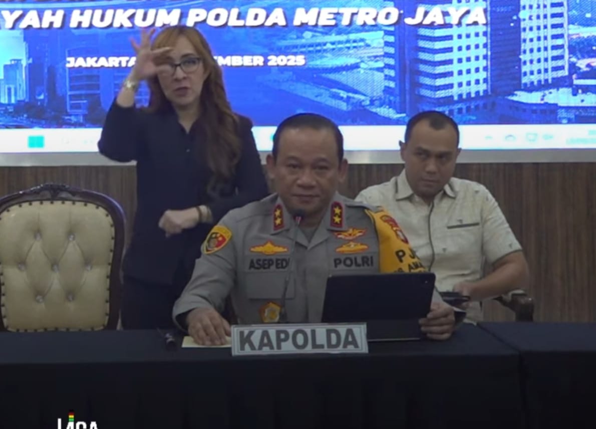 Kapolda Metro Jaya, Irjen Pol Asep Edi Suheri menyebut belum ada korban meninggal dari insiden ledakan yang terjadi di masjid SMAN 72 Kelapa Gading.