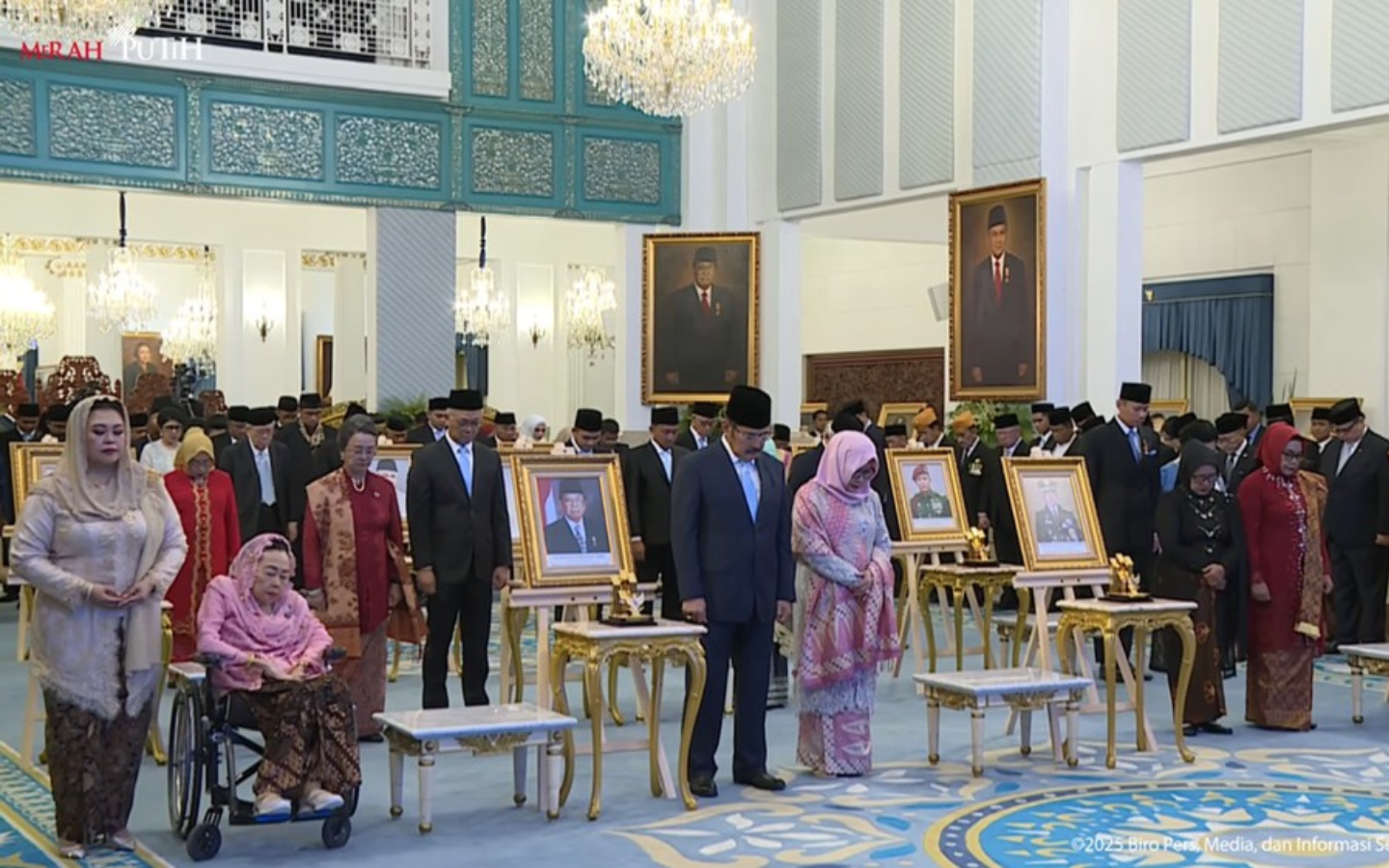 Penganugerahan gelar Pahlawan Nasional tahun 2025 resmi diumumkan pemerintah sebagai bentuk penghormatan bagi tokoh yang berjasa besar bagi bangsa. (youtube)