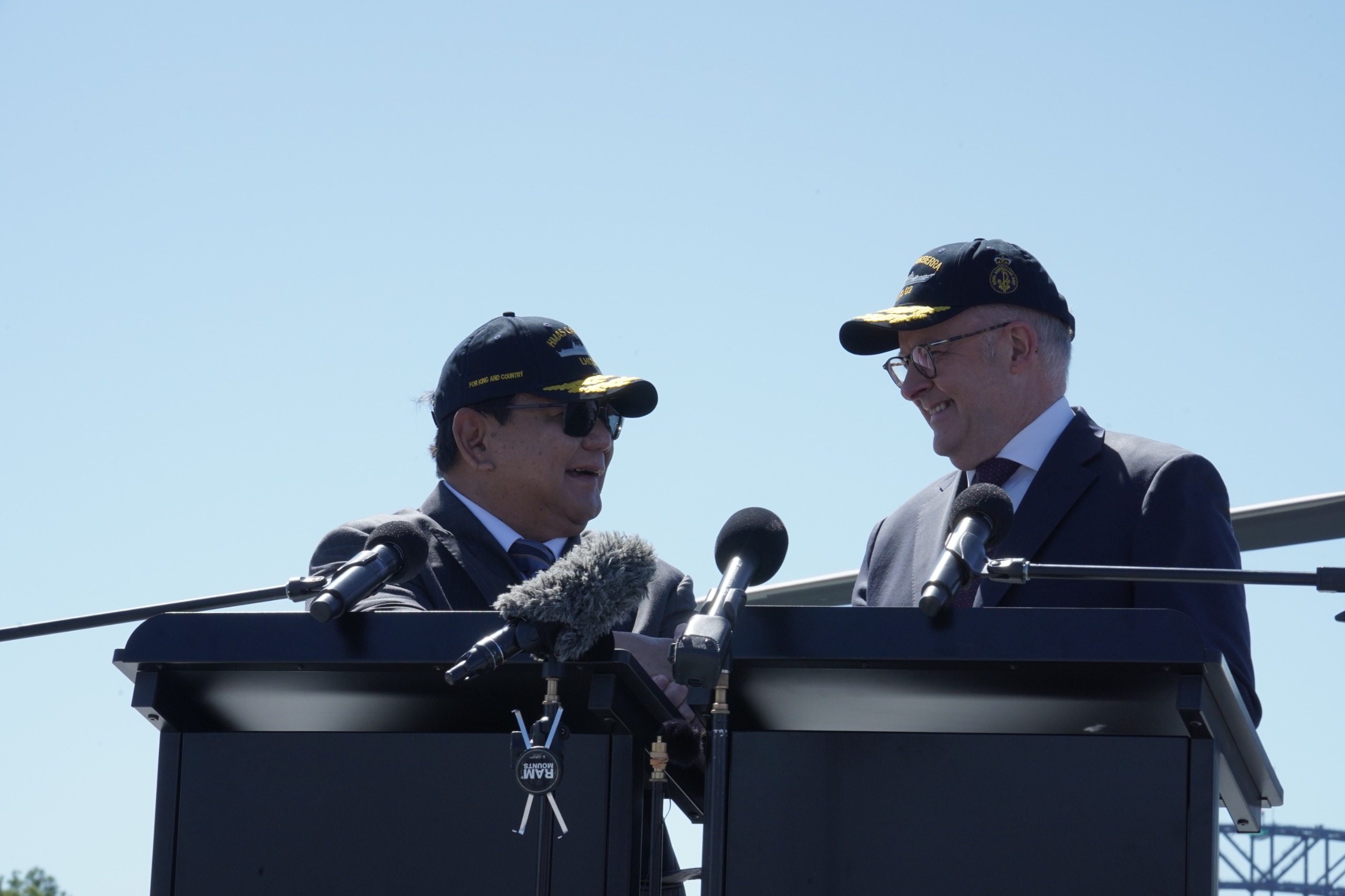 Perdana Menteri Australia Anthony Albanese menyebut Presiden Republik Indonesia Prabowo Subianto dengan panggilan akrab &ldquo;my friend&rdquo; saat memberikan pernyataan bersama di atas kapal HMAS Canberra.
