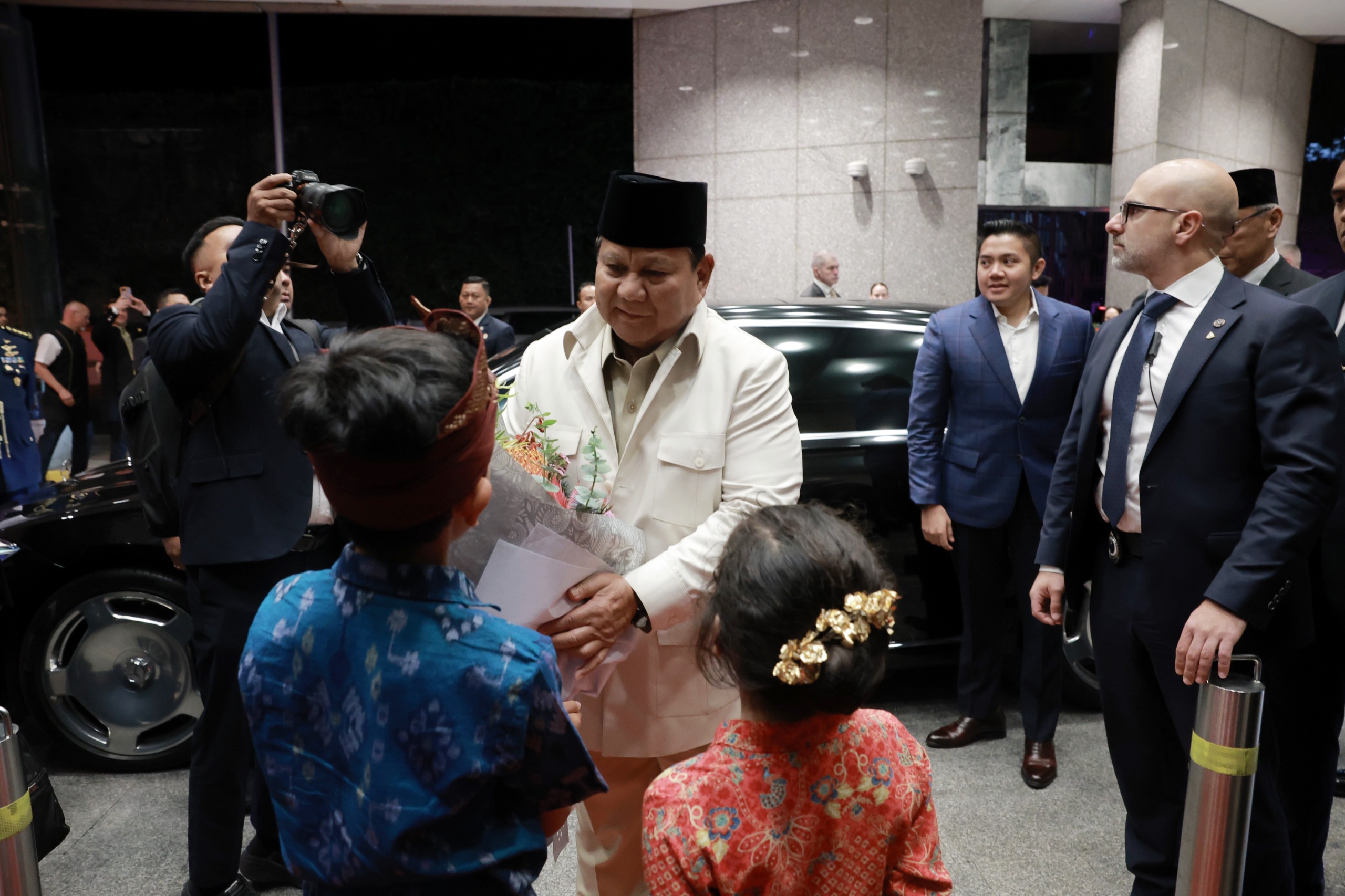 Kedatangan Presiden Republik Indonesia Prabowo Subianto ke Sydney, Australia, disambut antusias oleh diaspora Indonesia.