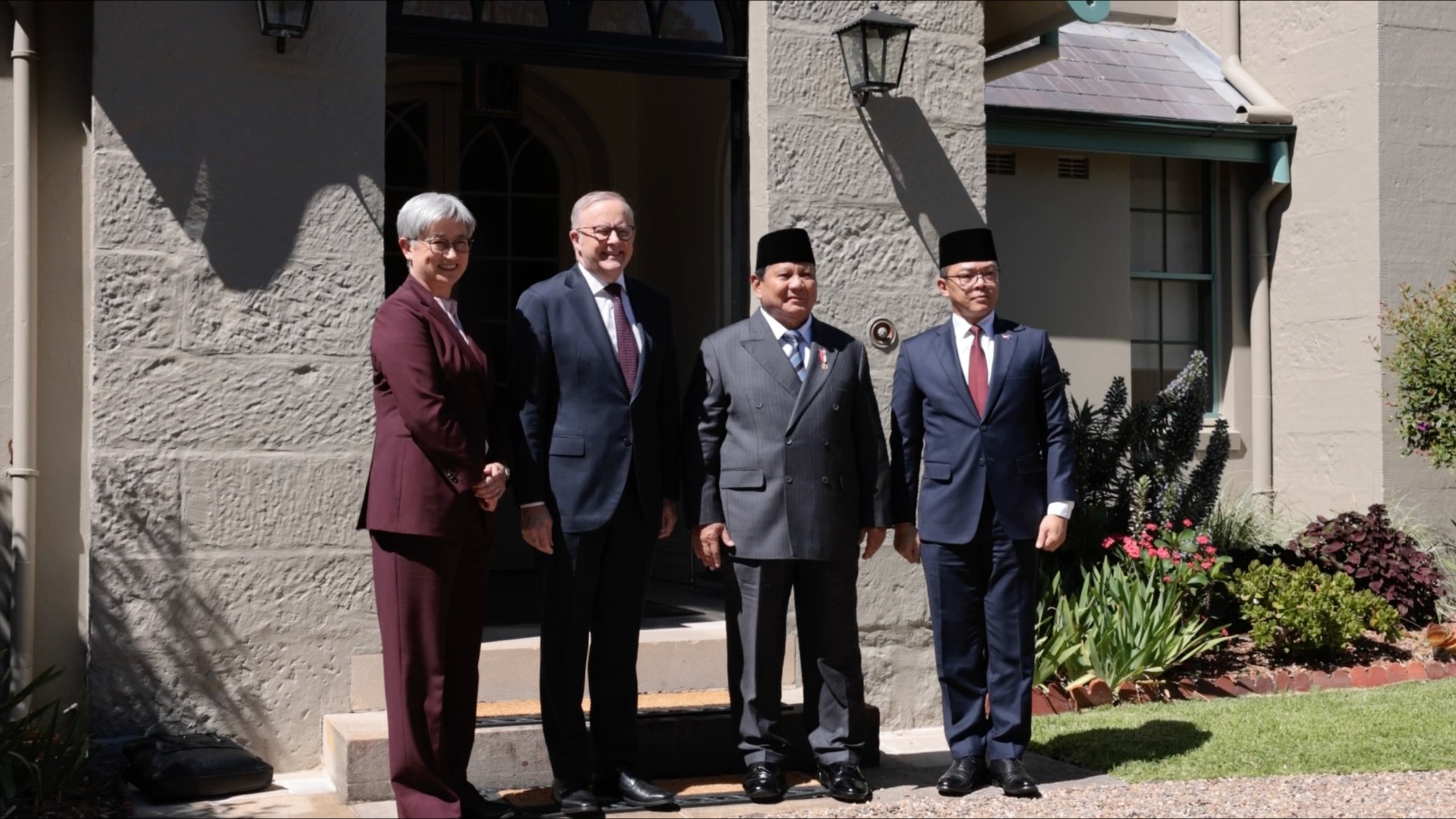 Presiden Republik Indonesia Prabowo Subianto bertemu dengan Perdana Menteri Australia Anthony Albanese&nbsp;di Kirribilli House, Sydney, Rabu (12/11/2025).