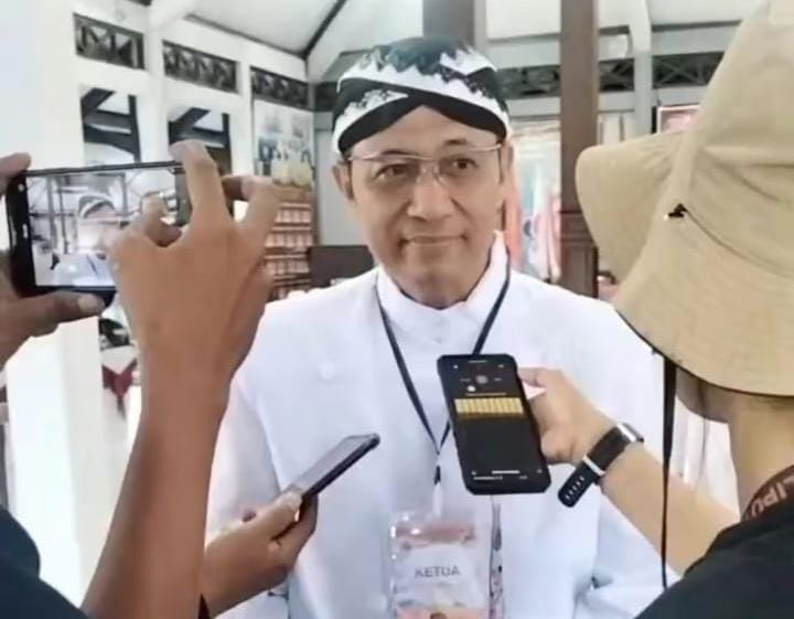 BRM Nugroho Iman Santoso, cucu dari Kanjeng Sinuhun Paku Buwono XI sekaligus putra dari Gusti Pangeran Haryo (GPH) Notopuro.